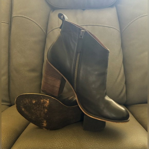 BP Black Leather Ankle Booties size 11 M - Picture 6 of 8
